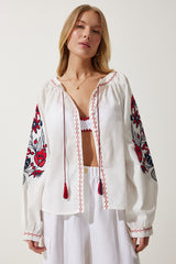 بلوزة Happiness İstanbul لون أبيض