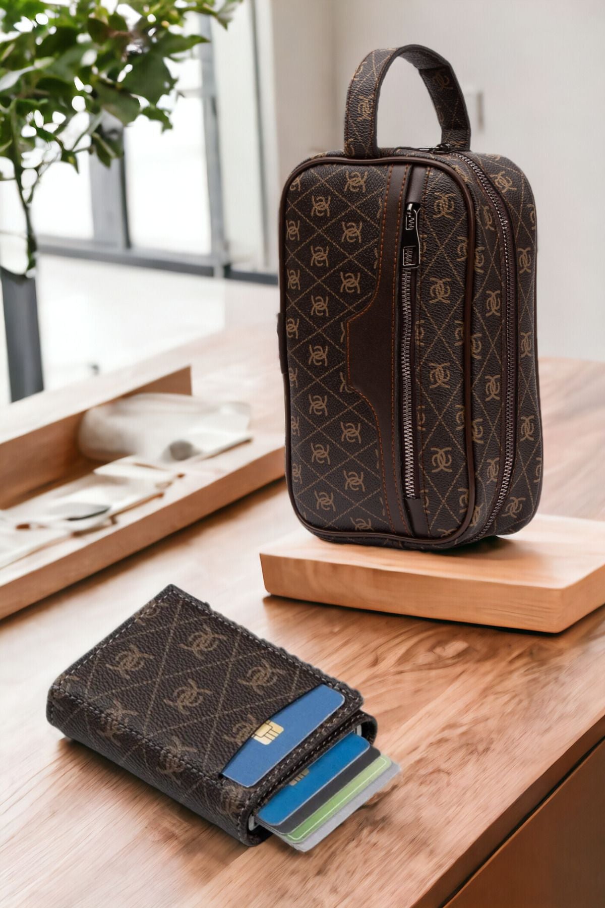 حقيبة يد Newish لون بني