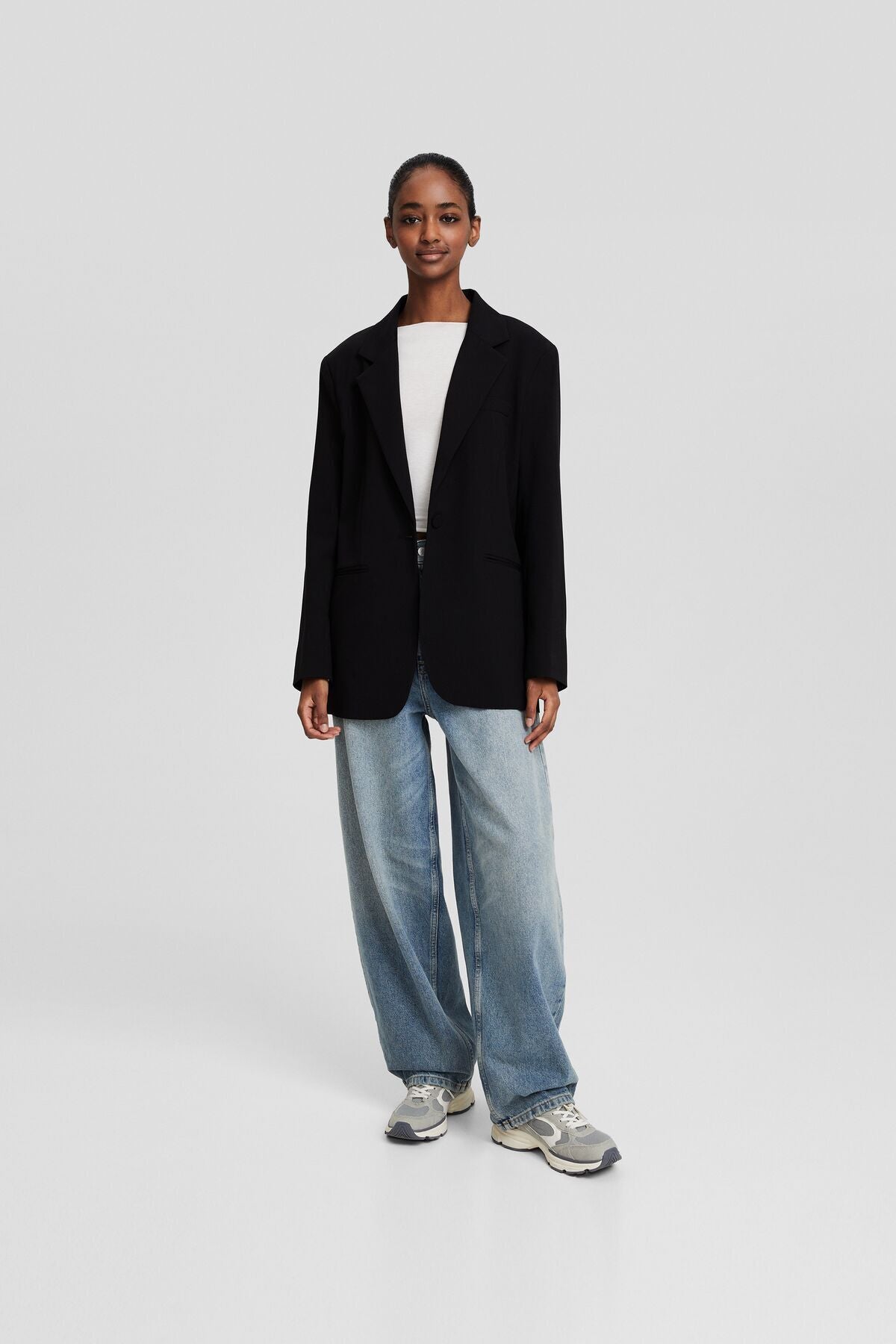 جاكيت Bershka لون أسود