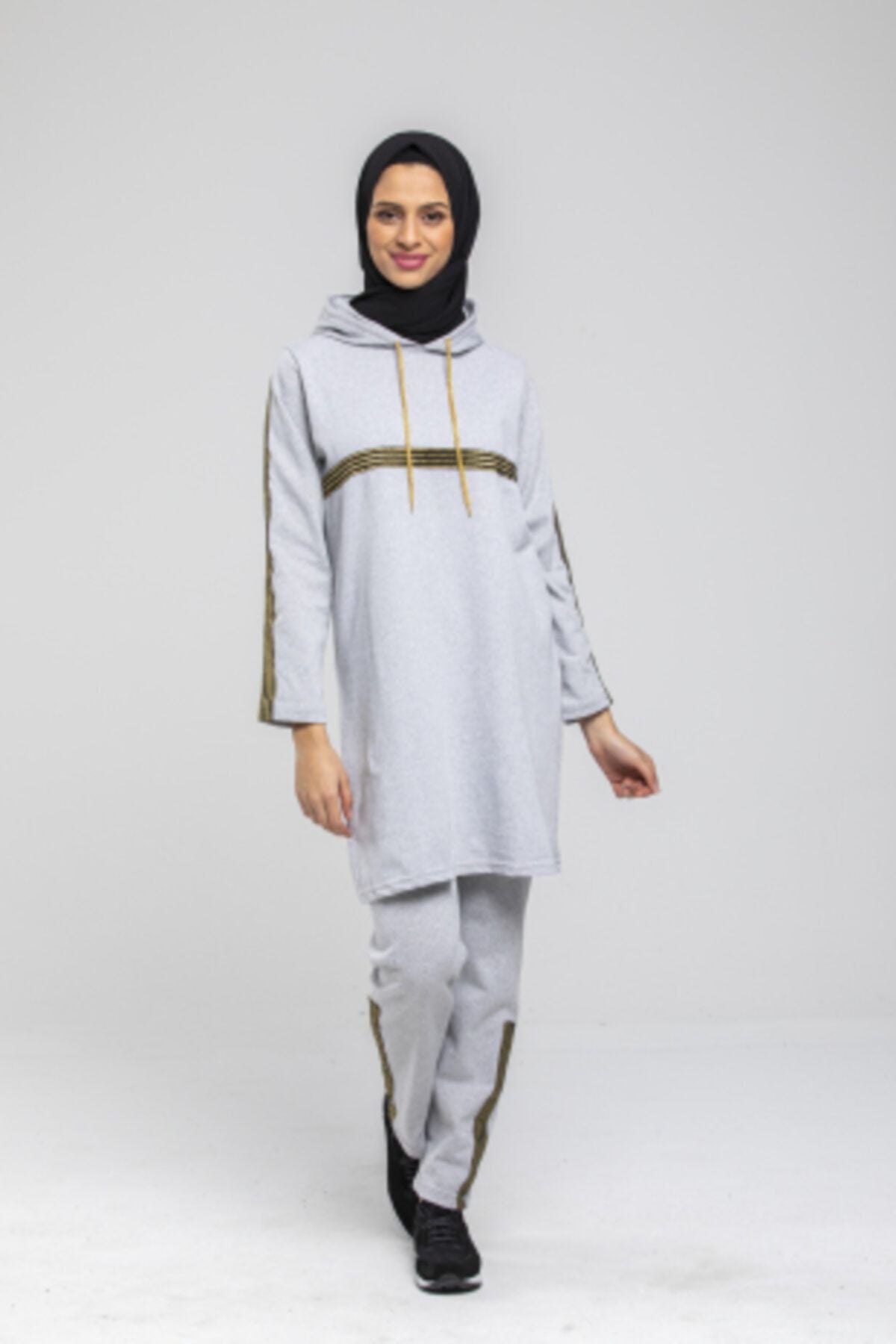 طقم رياضي CNG MODA لون رمادي