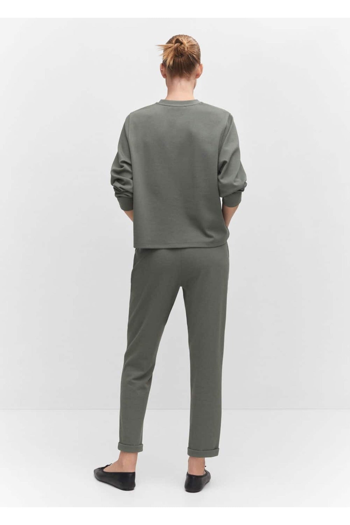 كنزة MANGO لون رمادي