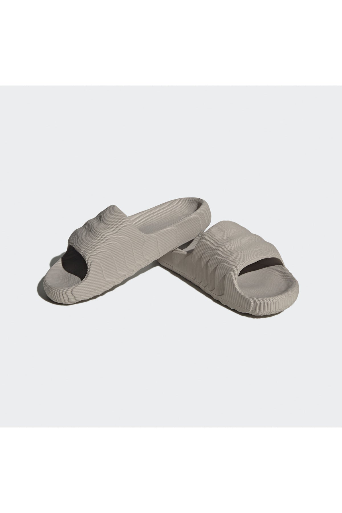 شبشب رياضي adidas لون بني