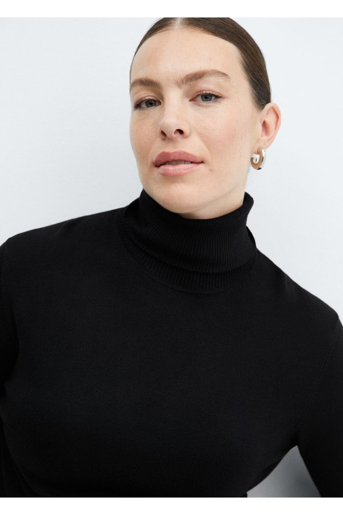 كنزة MANGO لون أسود