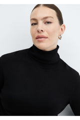 كنزة MANGO لون أسود