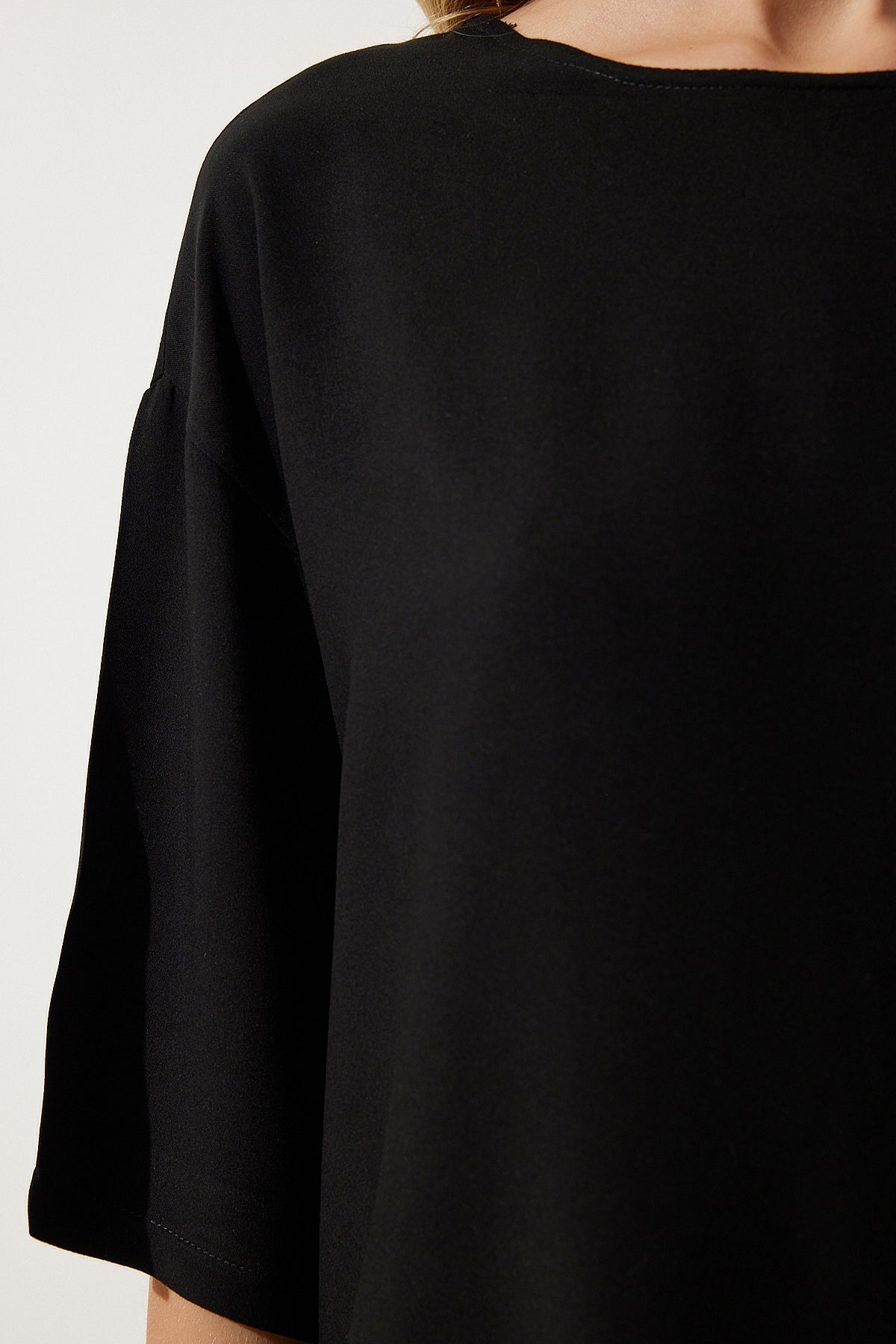 بلوزة Happiness İstanbul لون أسود