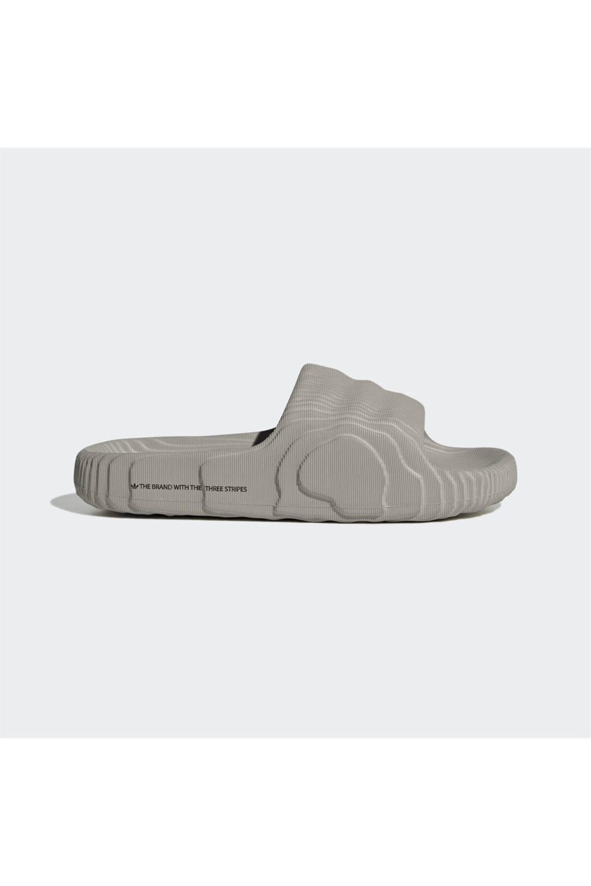 شبشب adidas لون بيج