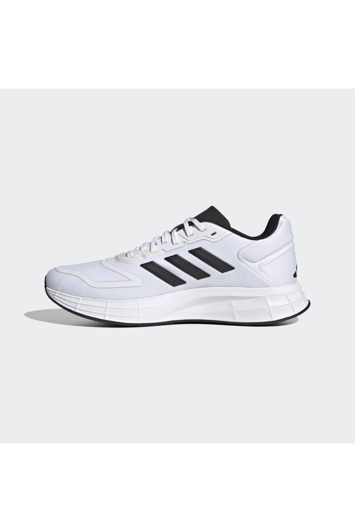 حذاء الجري adidas لون أبيض