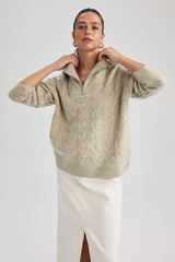 كنزة Defacto لون بيج