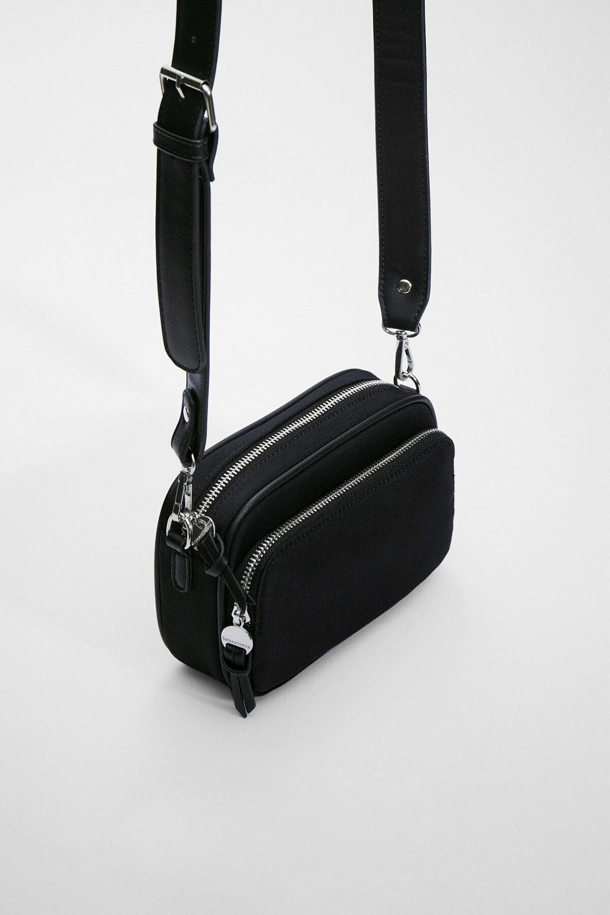 حقيبة كتف Stradivarius لون أسود
