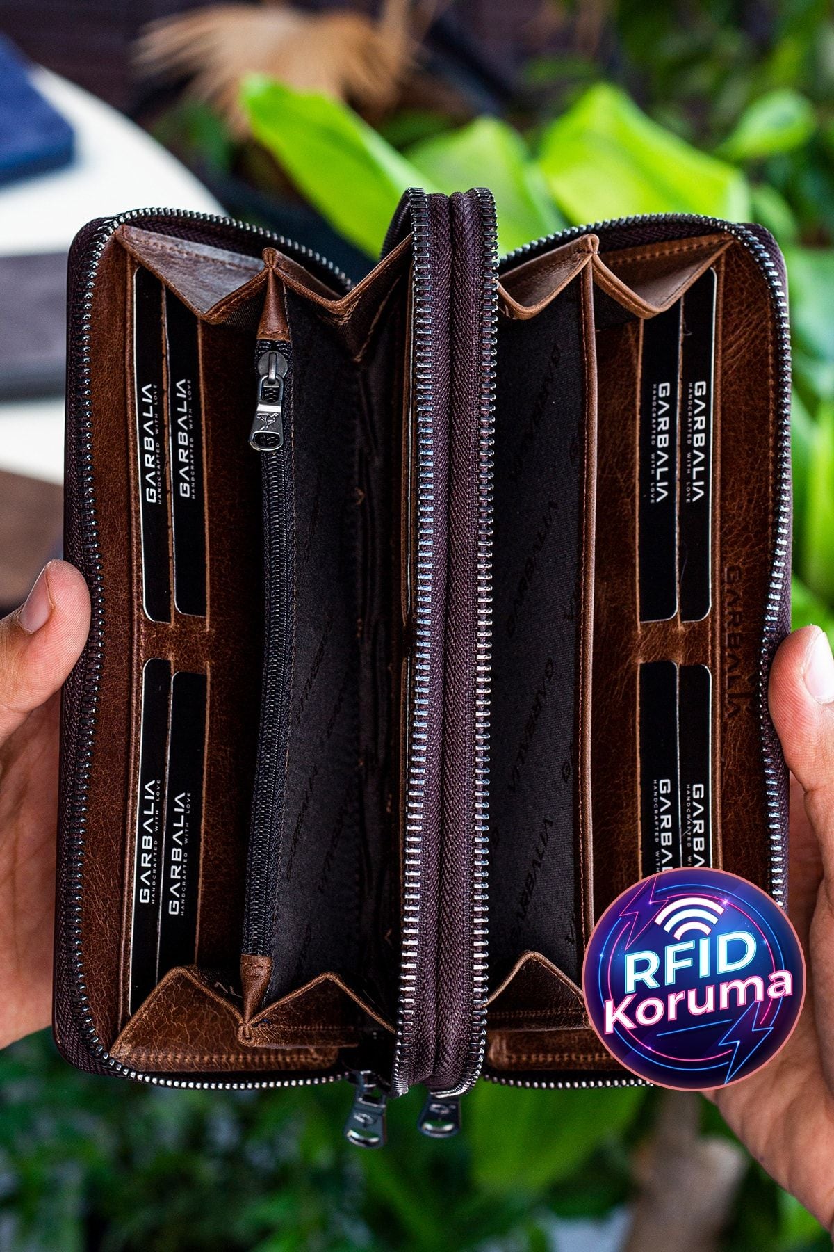 محفظة Garbalia لون بني