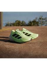 حذاء الجري adidas لون أخضر