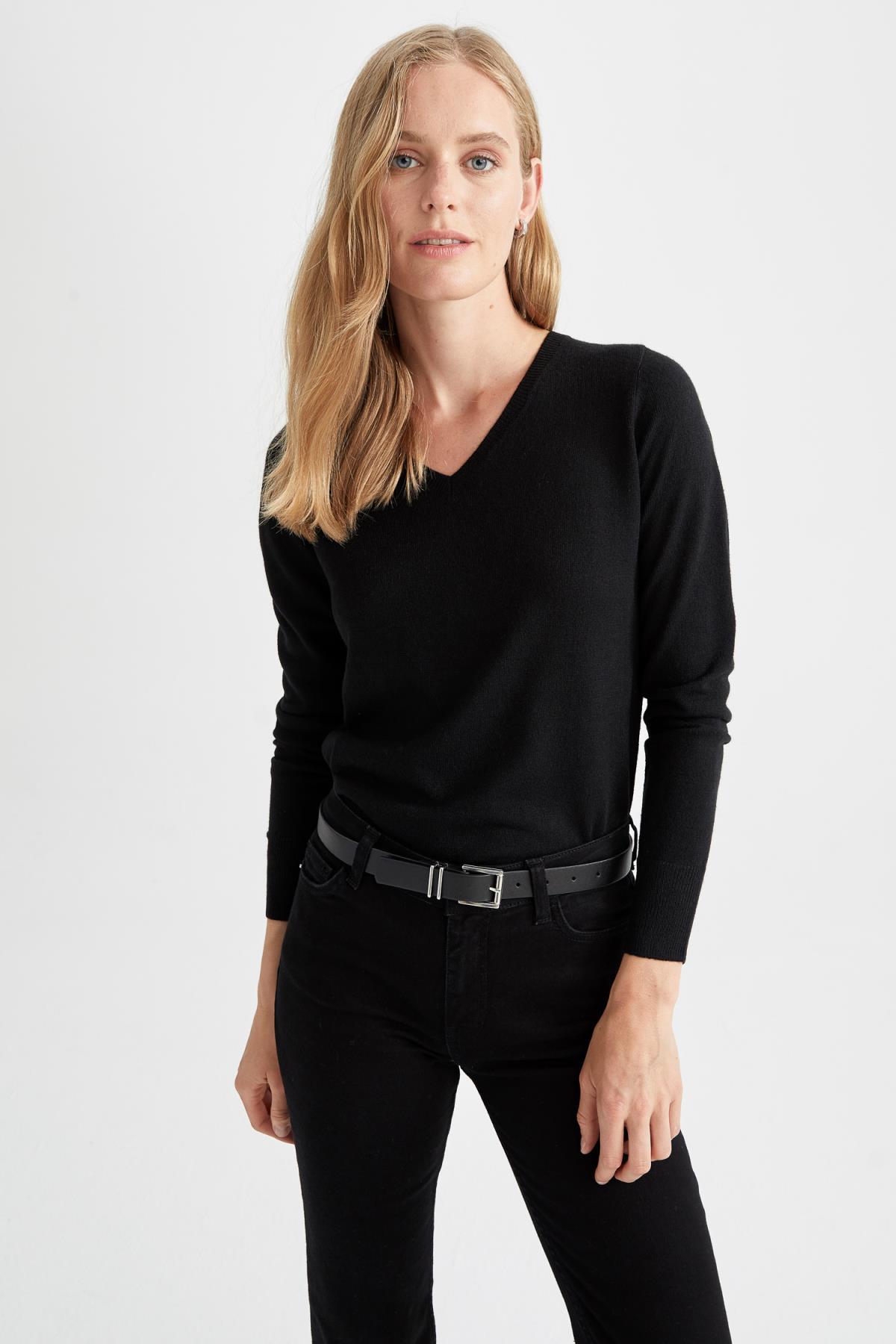 كنزة Defacto لون أسود