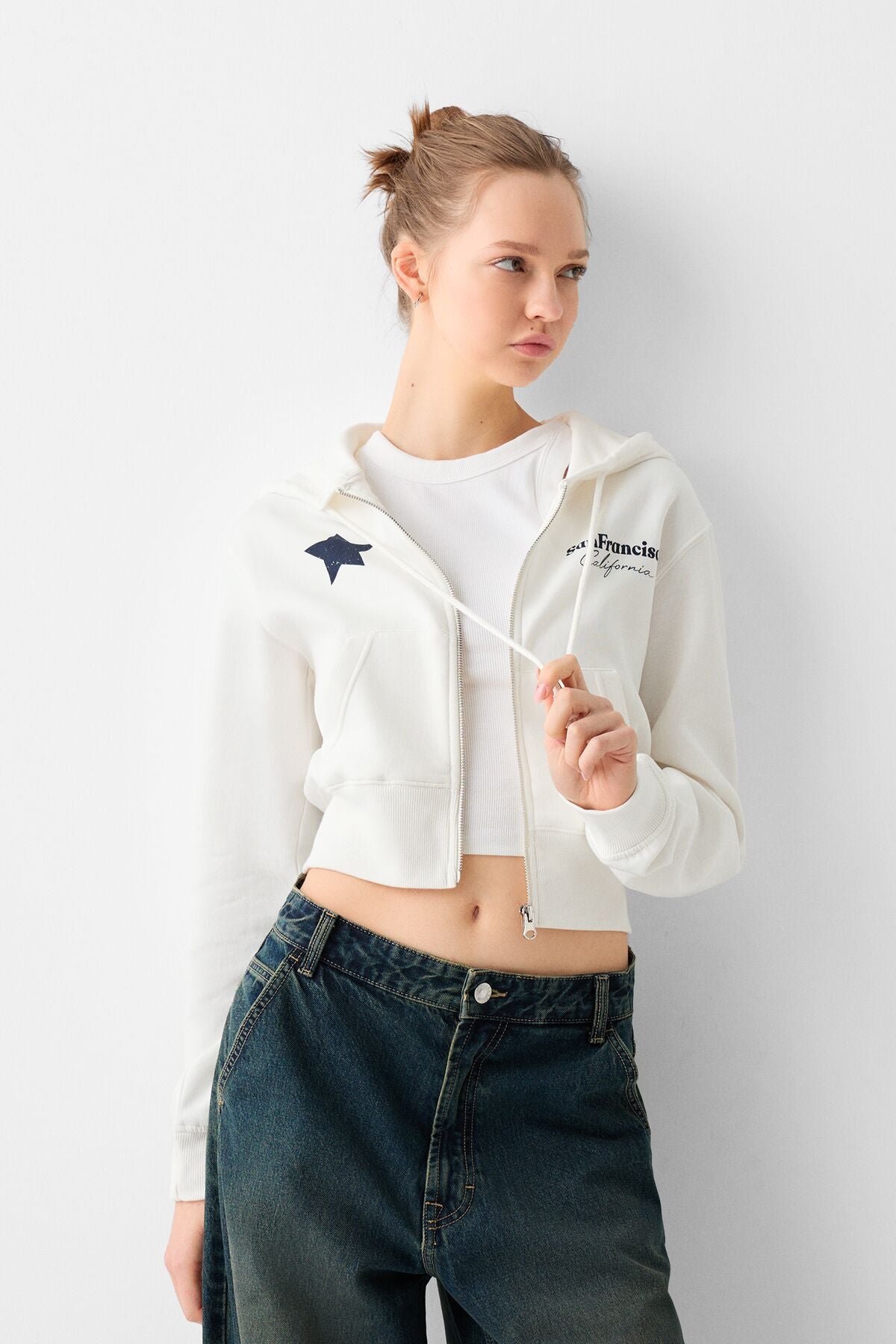 هودي Bershka لون أحمر