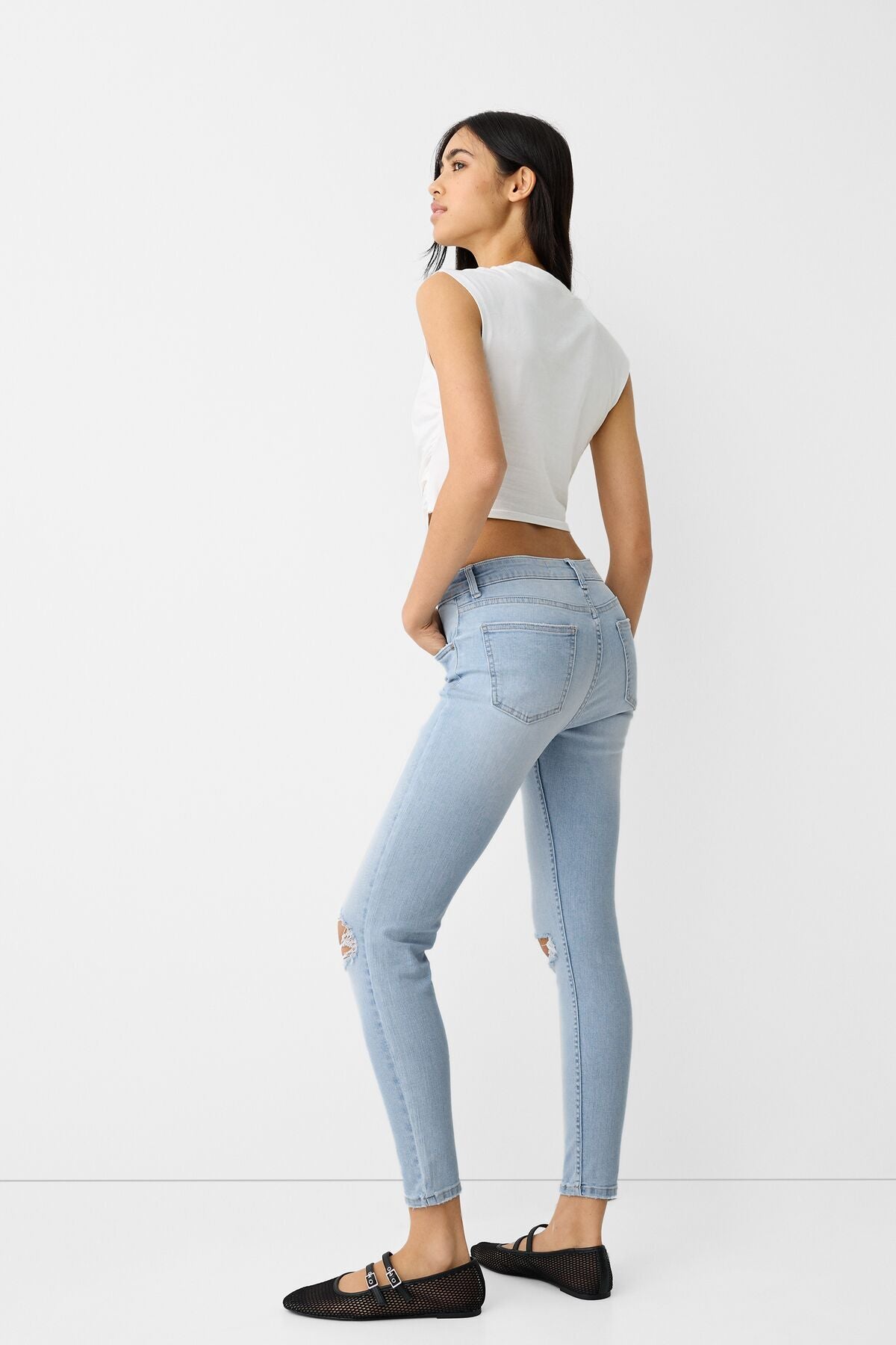 جينز Bershka لون أزرق غامق