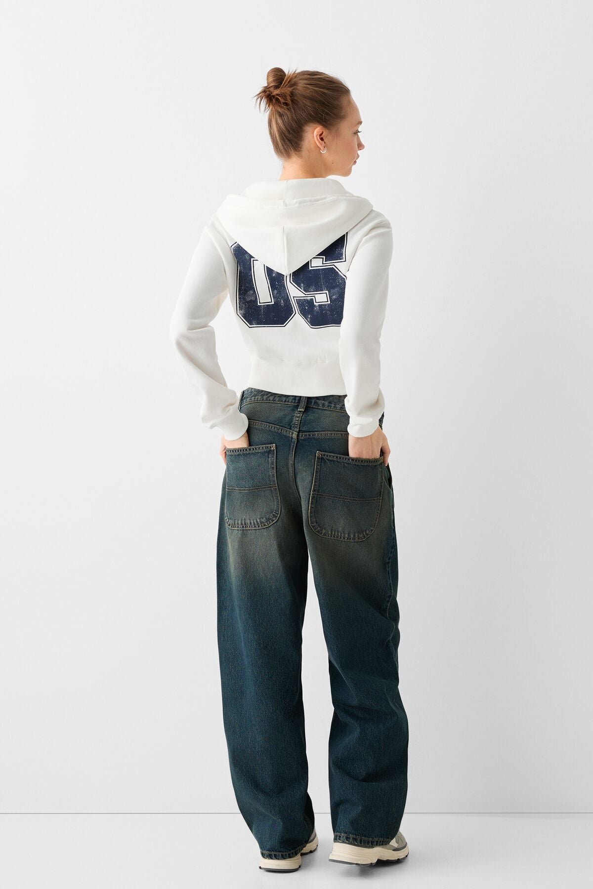 هودي Bershka لون أحمر