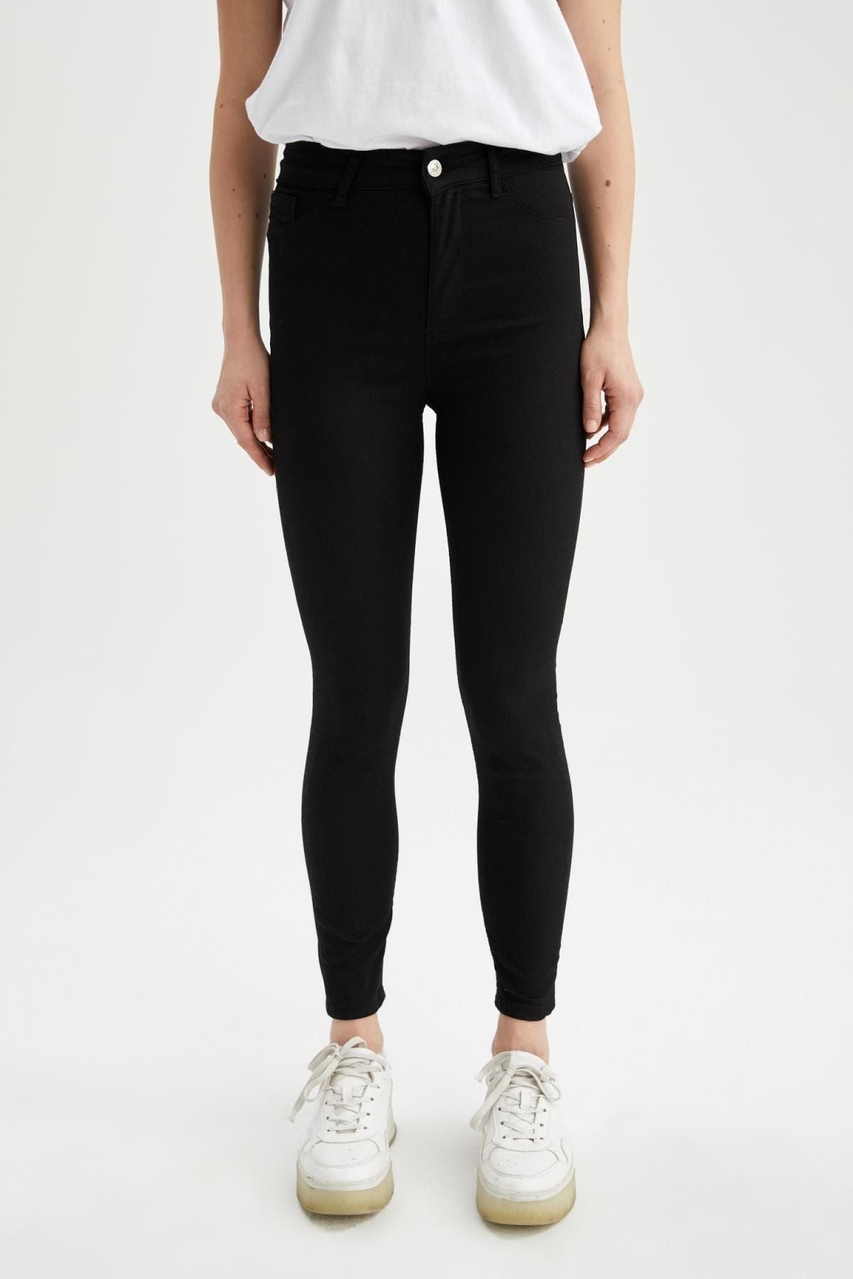 جينز Defacto لون أسود