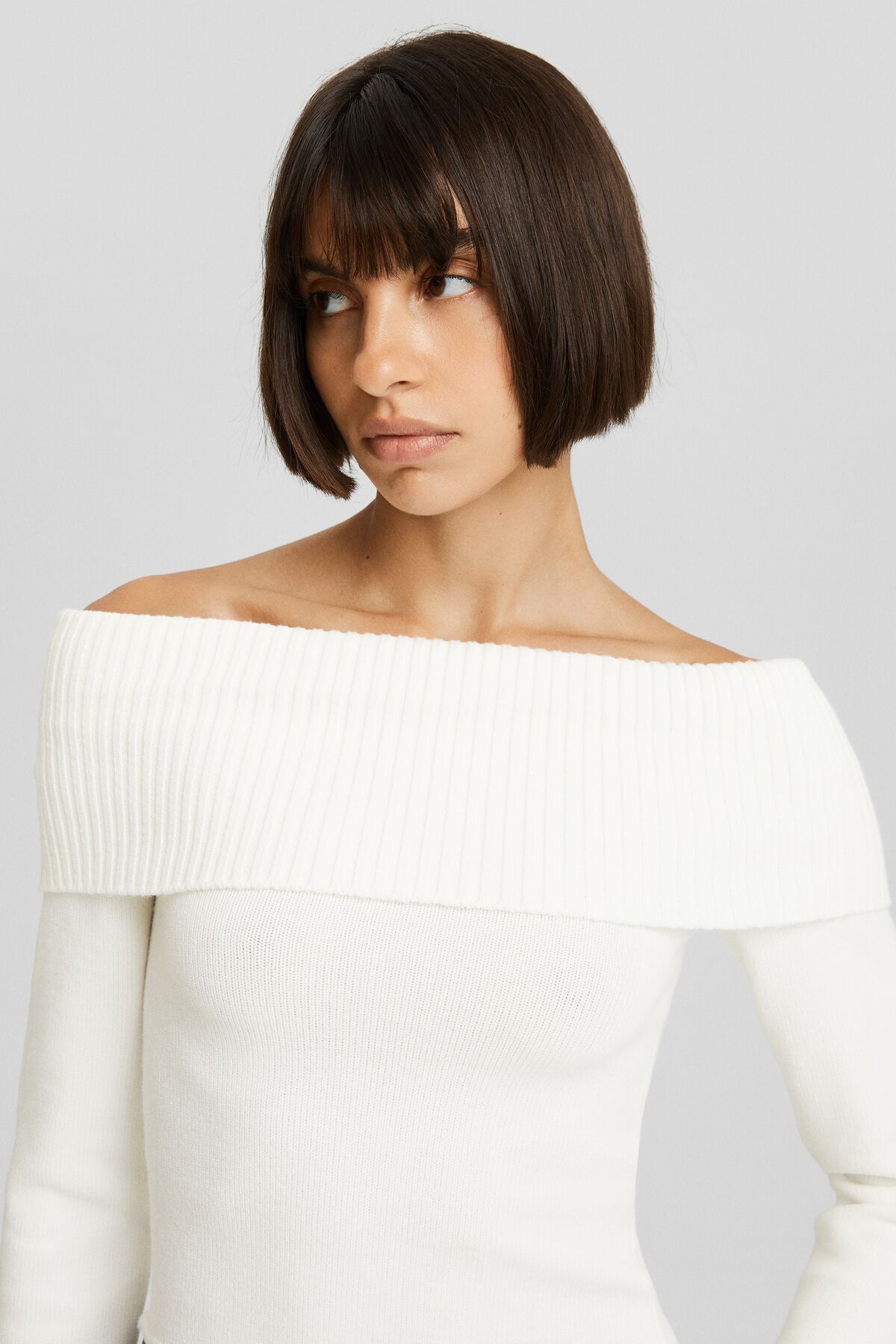 كنزة Bershka لون بيج