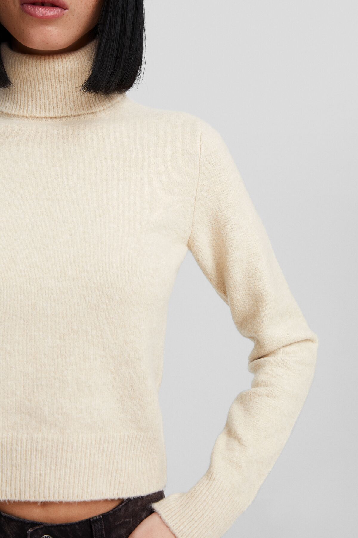 كنزة Bershka لون بيج