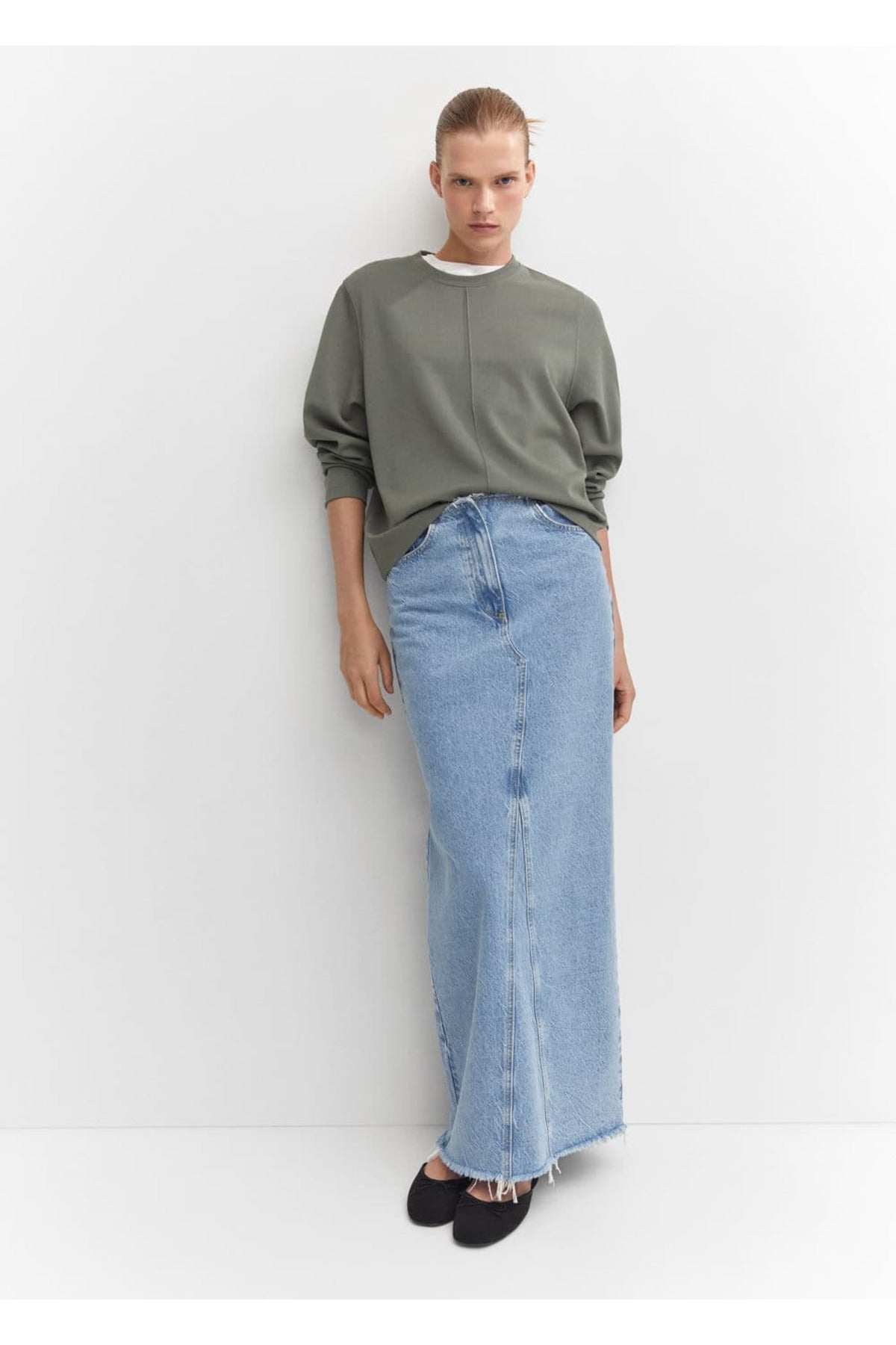 كنزة MANGO لون رمادي