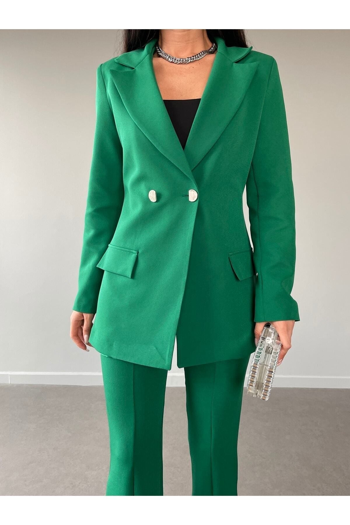 بدلة Female Clothing لون أخضر