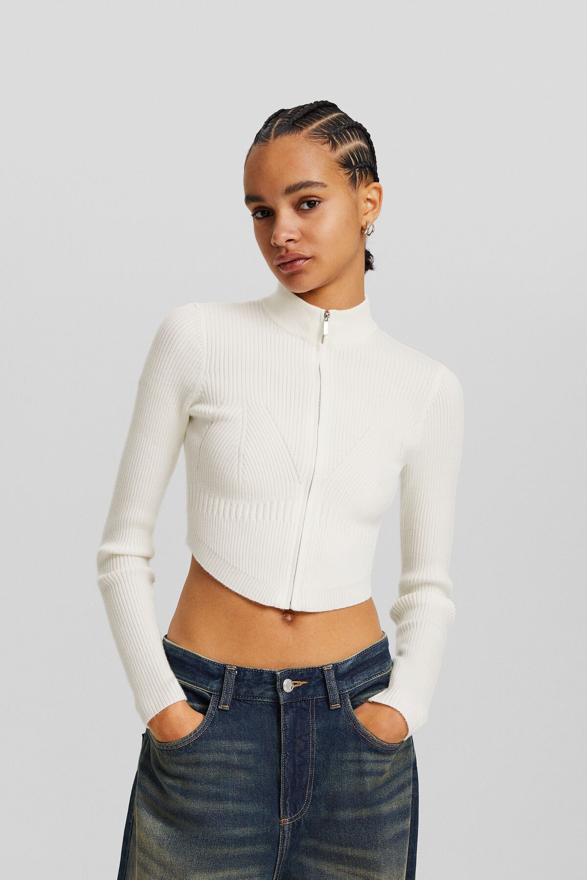 جاكيت خفيف Bershka لون بيج