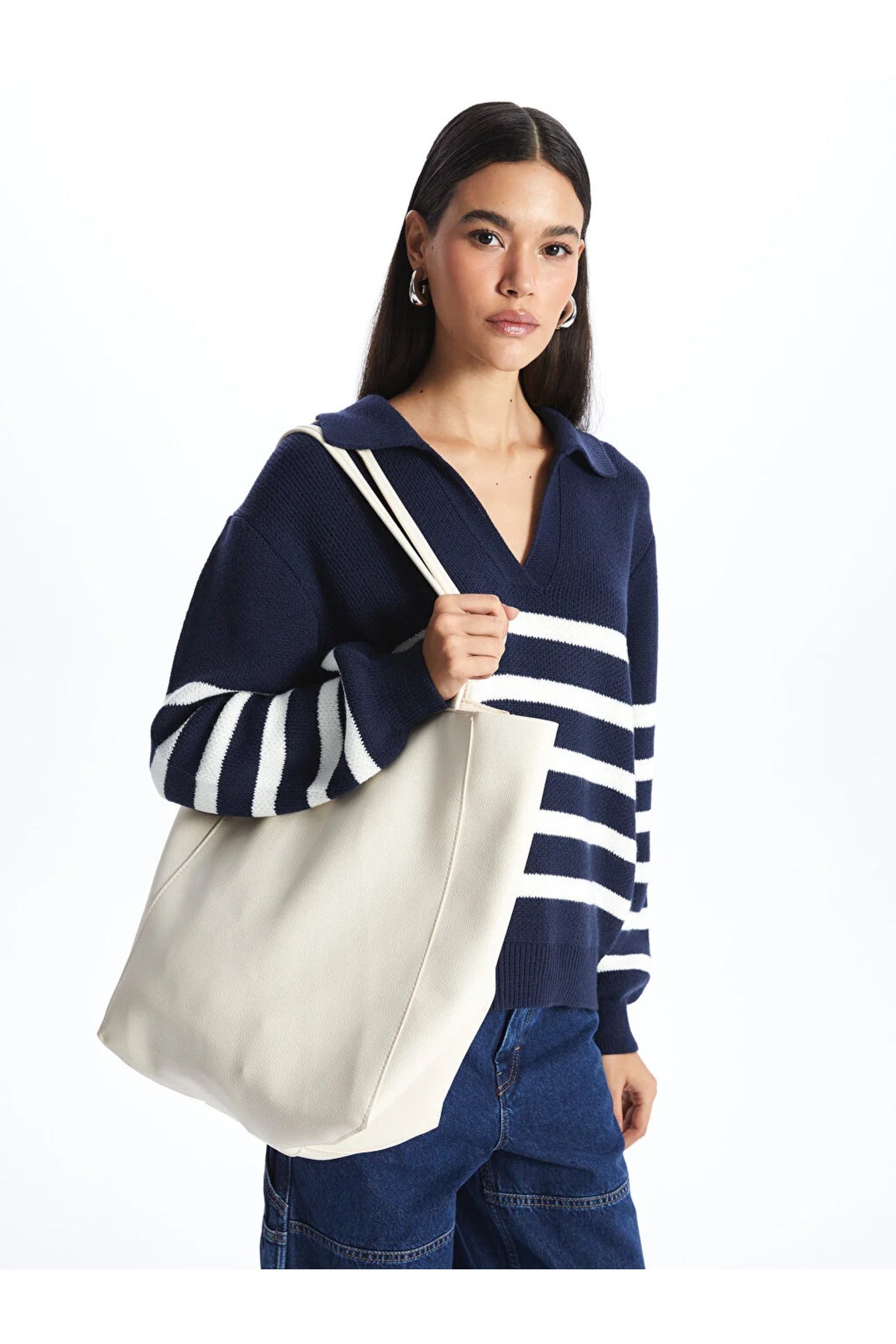 حقيبة كتف LC Waikiki لون بيج فاتح