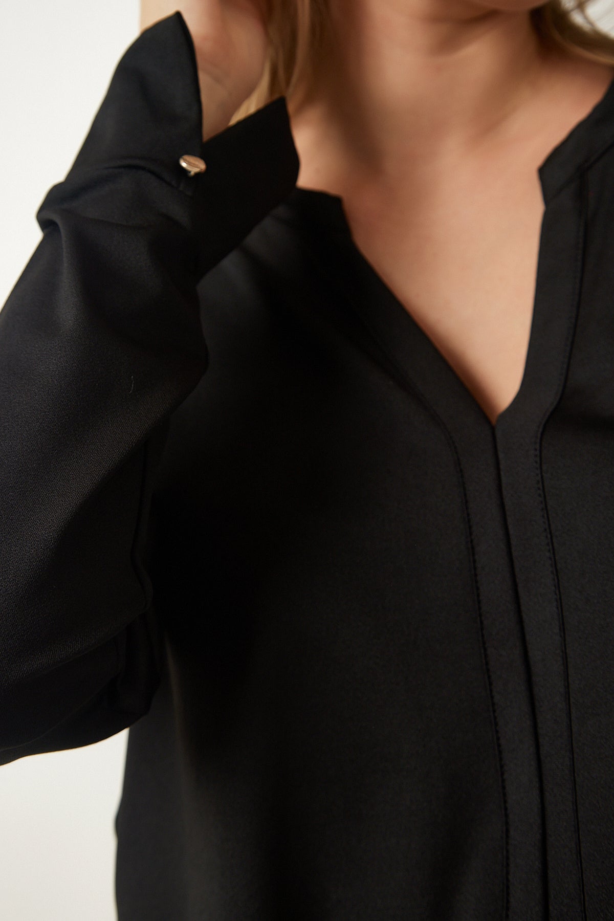 بلوزة Happiness İstanbul لون أسود