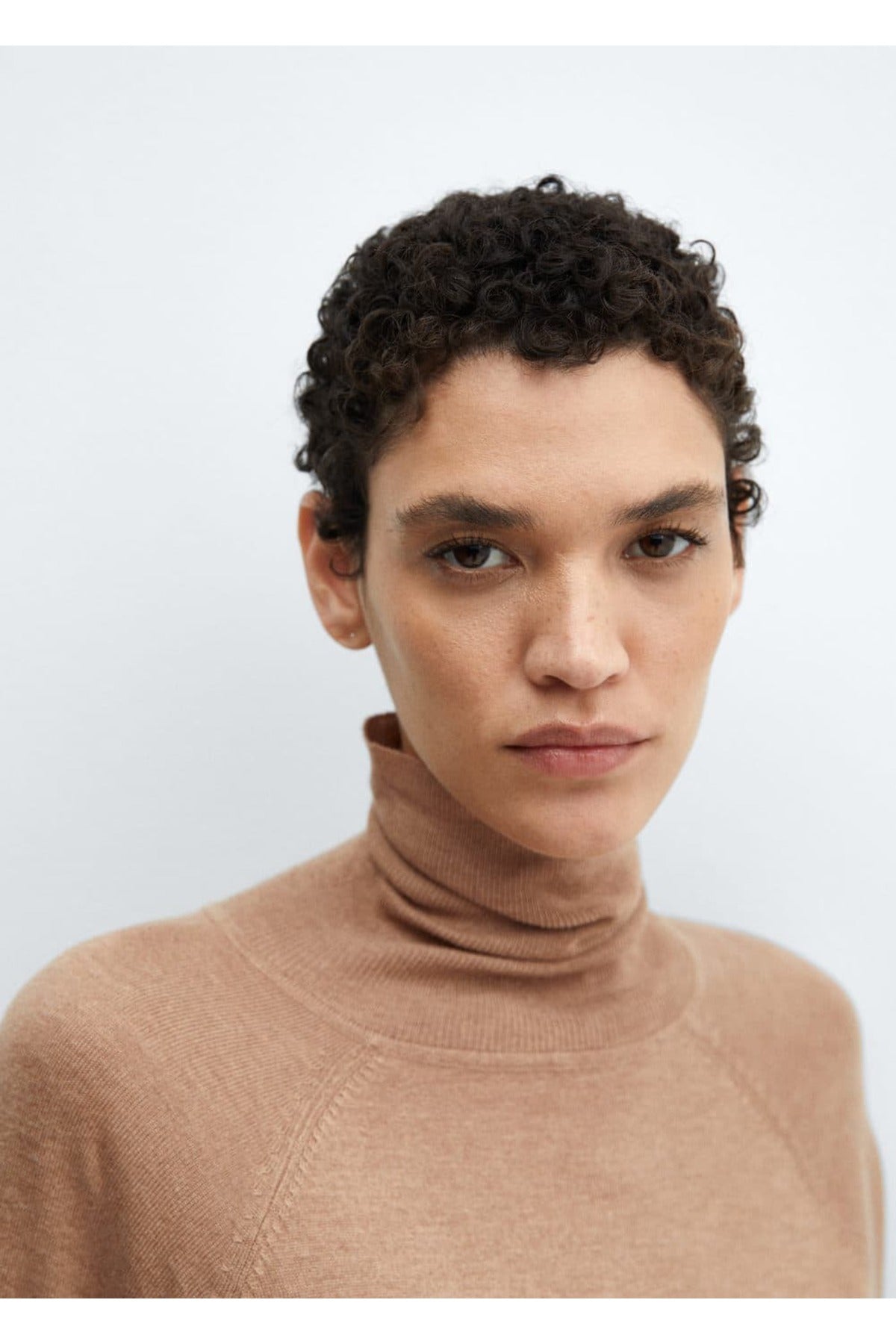 كنزة MANGO لون بني