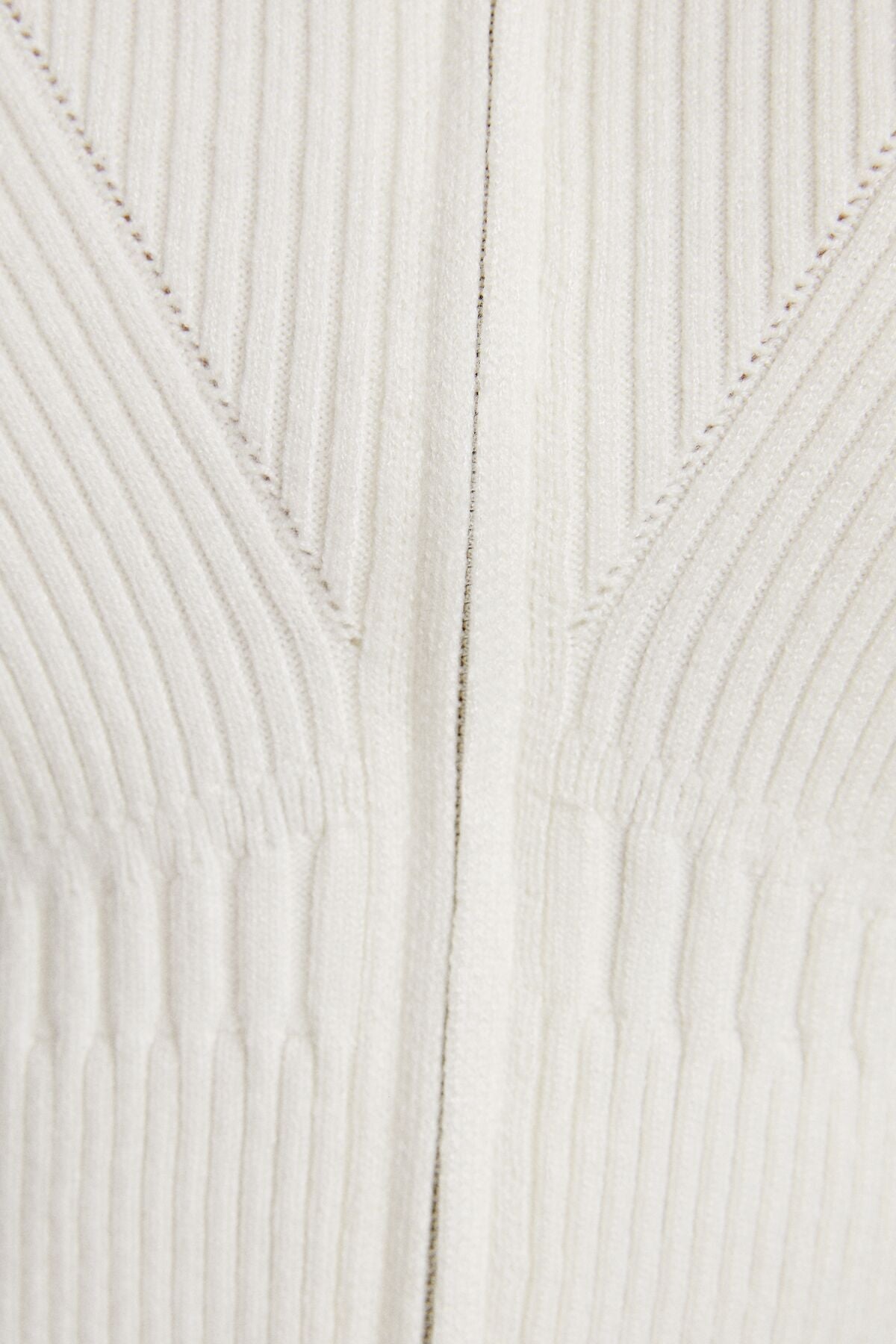 جاكيت خفيف Bershka لون بيج