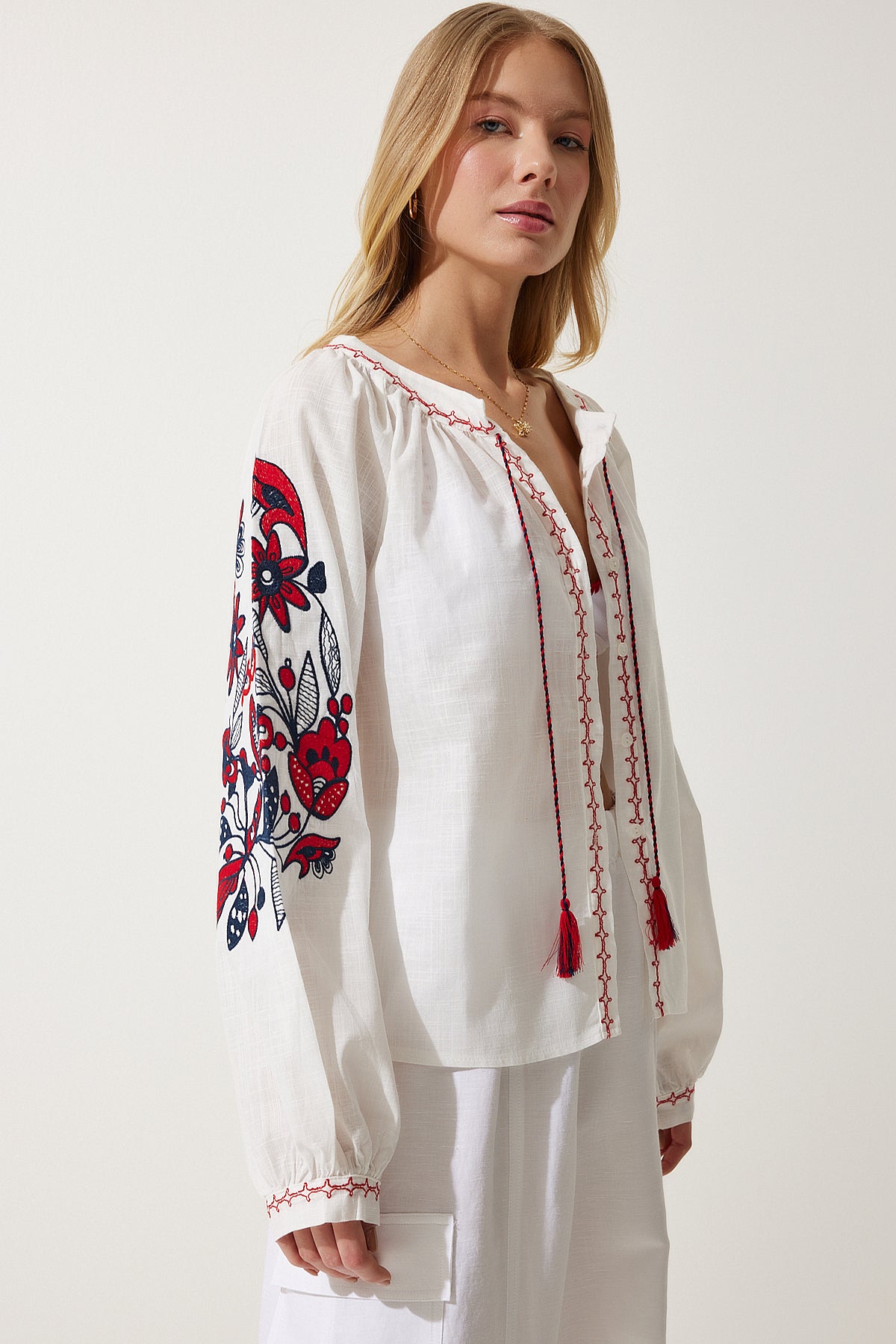 بلوزة Happiness İstanbul لون أبيض