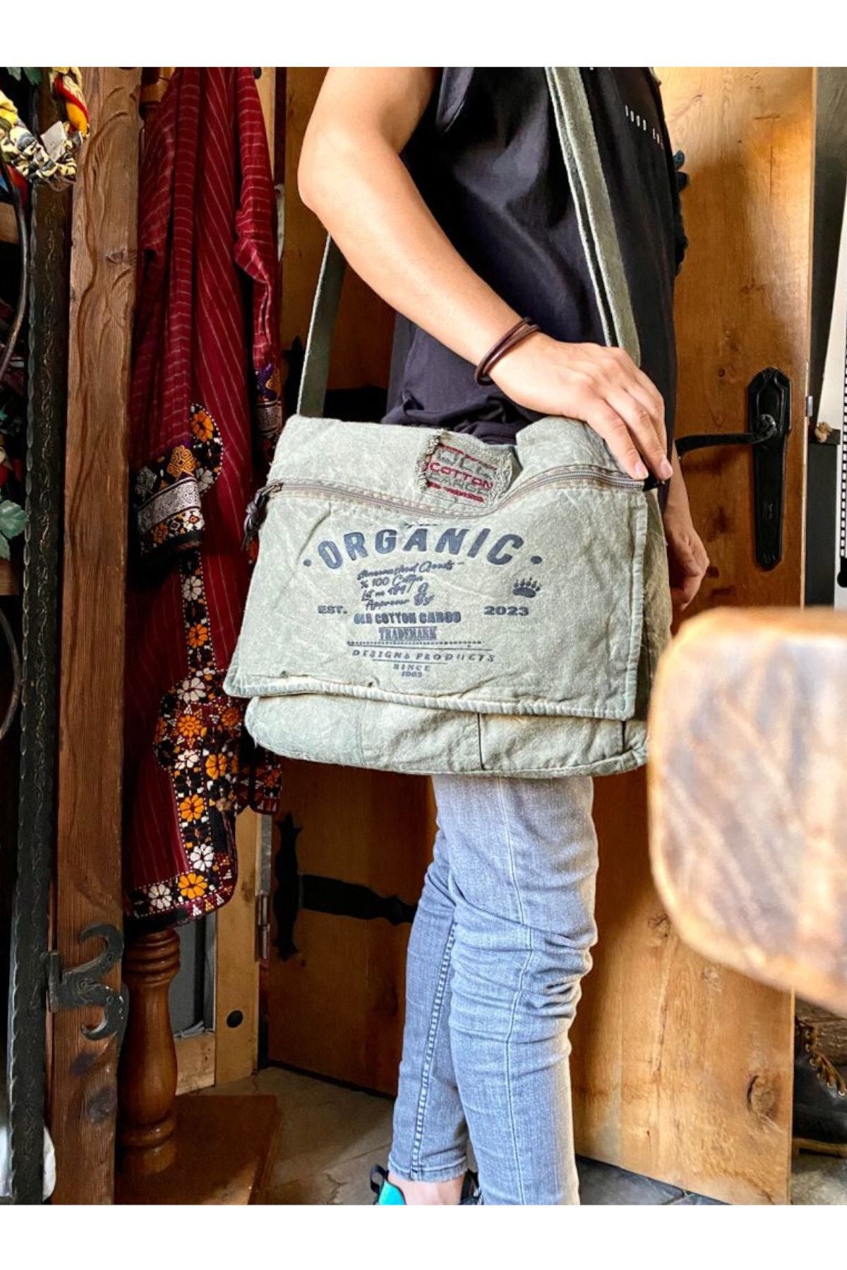 حقيبة كتف عملية old cotton cargo لون كاكي