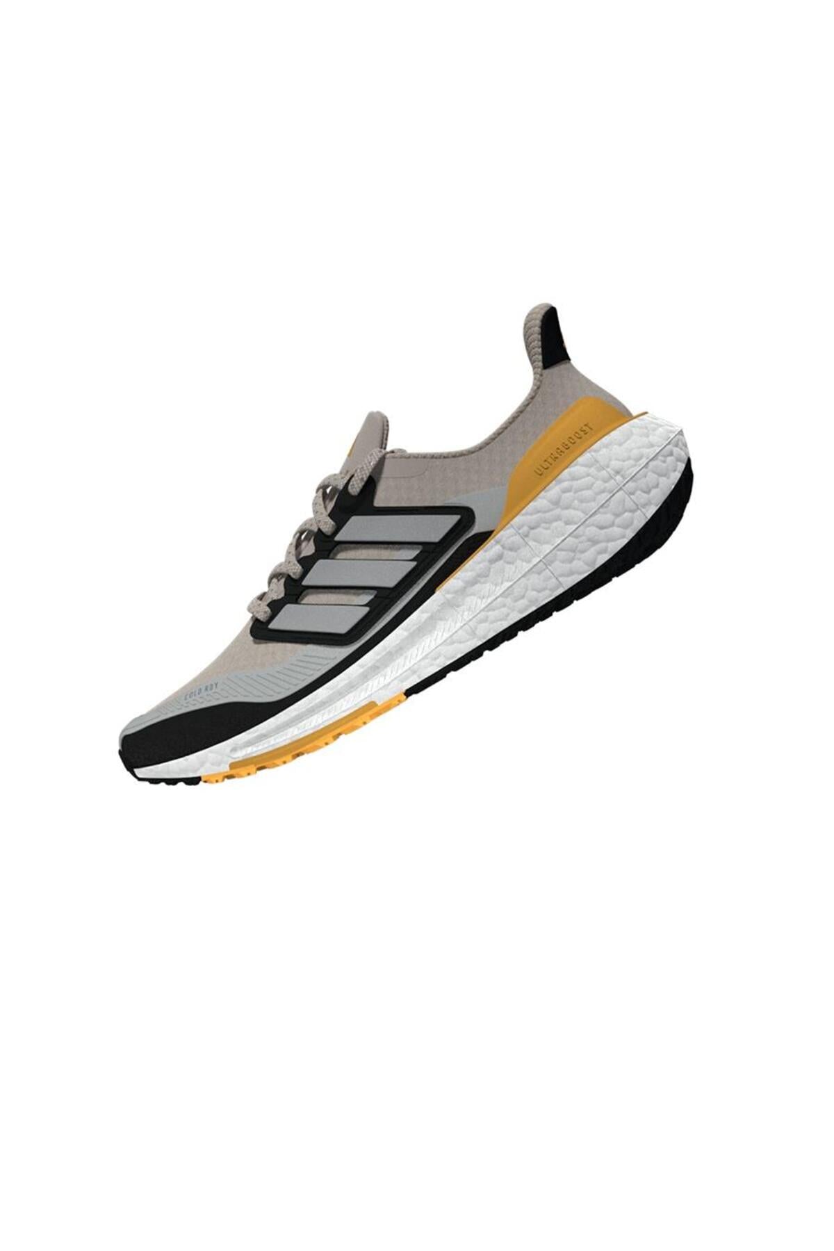 حذاء الجري adidas لون غني بالألوان
