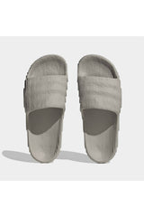 شبشب adidas لون رمادي