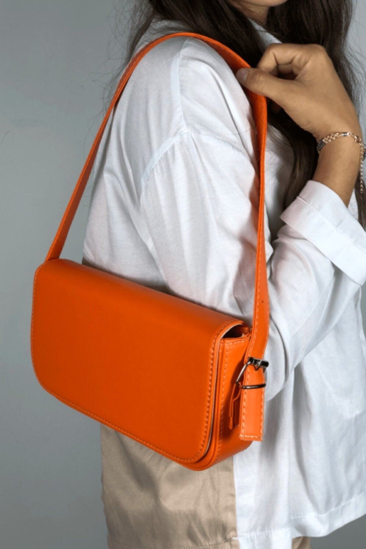 حقيبة كتف bag&more لون برتقالي