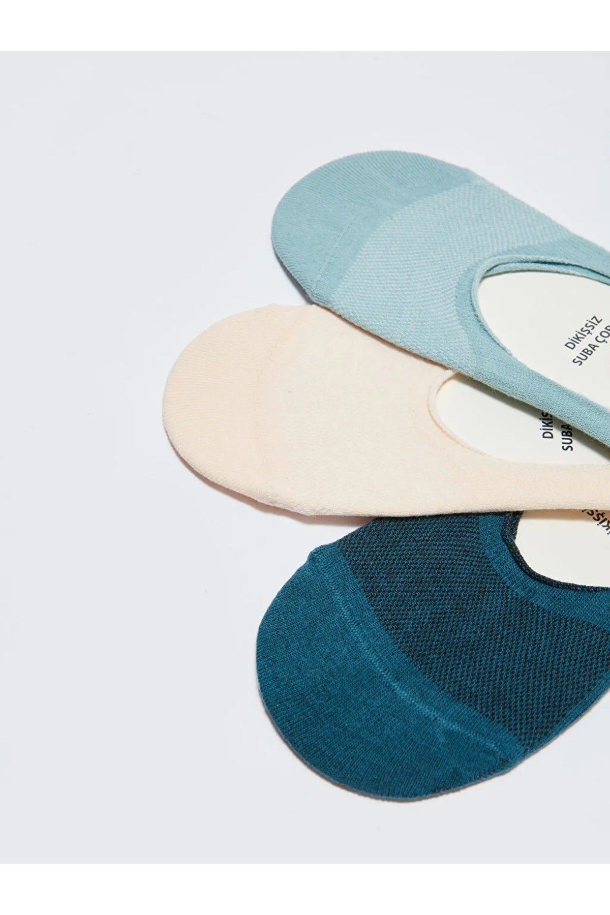 جوارب LC Waikiki لون غني بالألوان