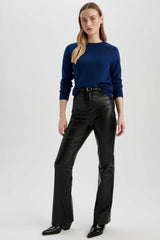 كنزة Defacto لون أزرق غامق