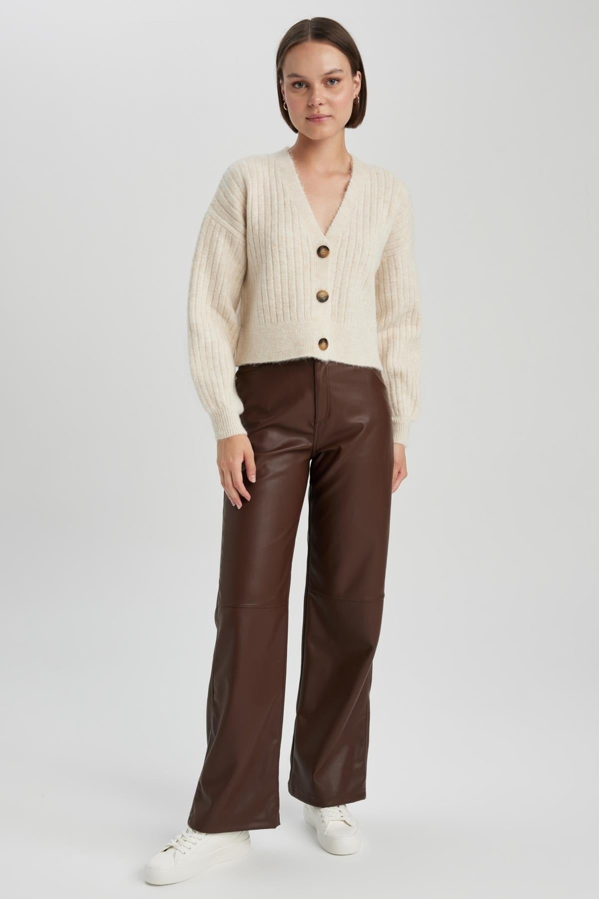 جاكيت خفيف Defacto لون بيج