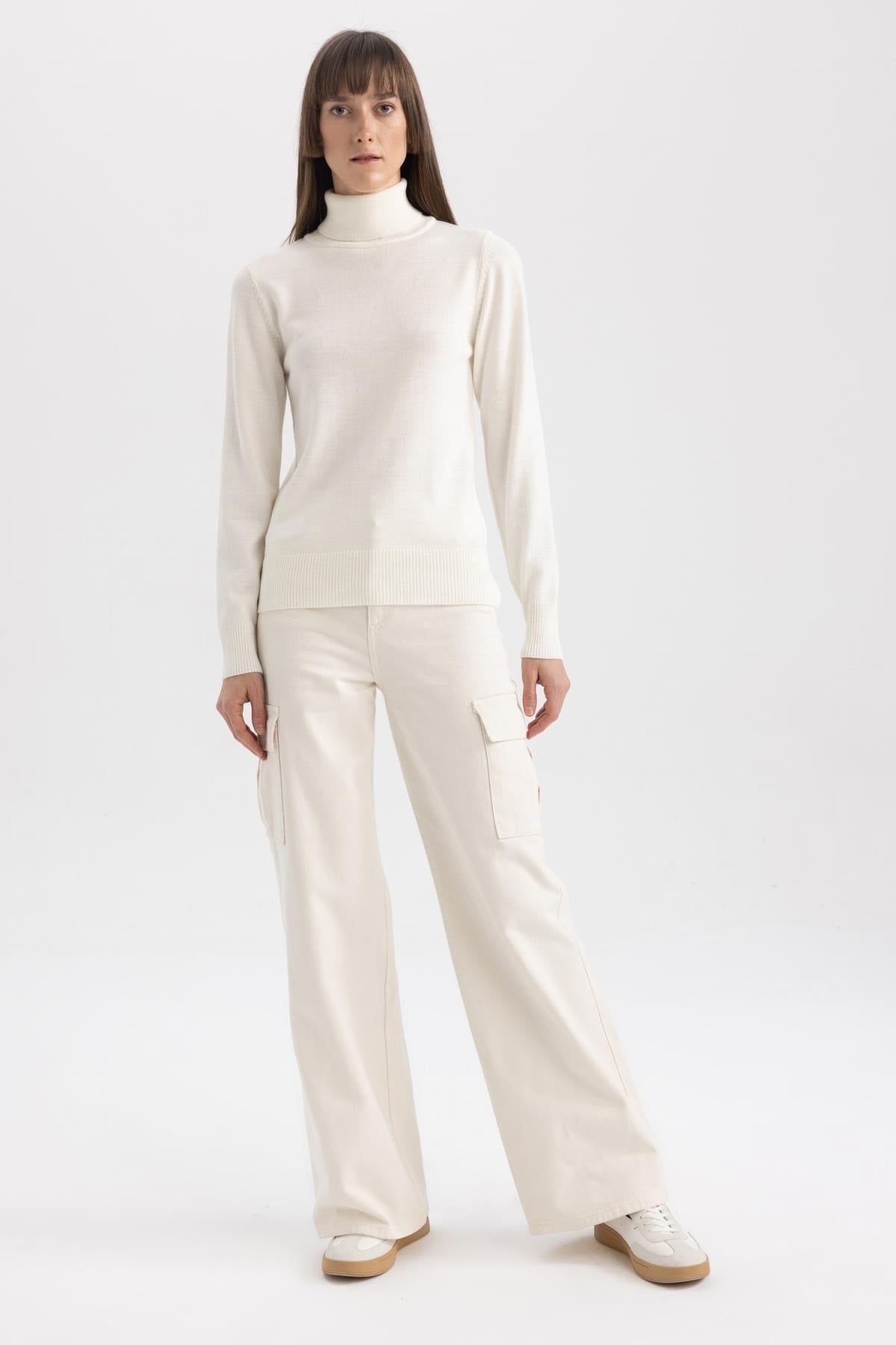 كنزة Defacto لون بيج فاتح