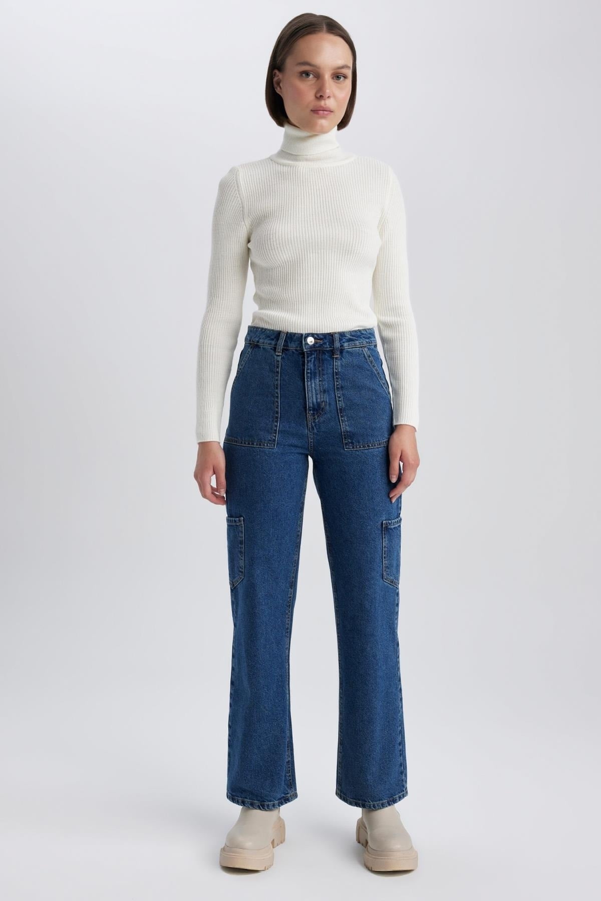 كنزة Defacto لون بيج فاتح