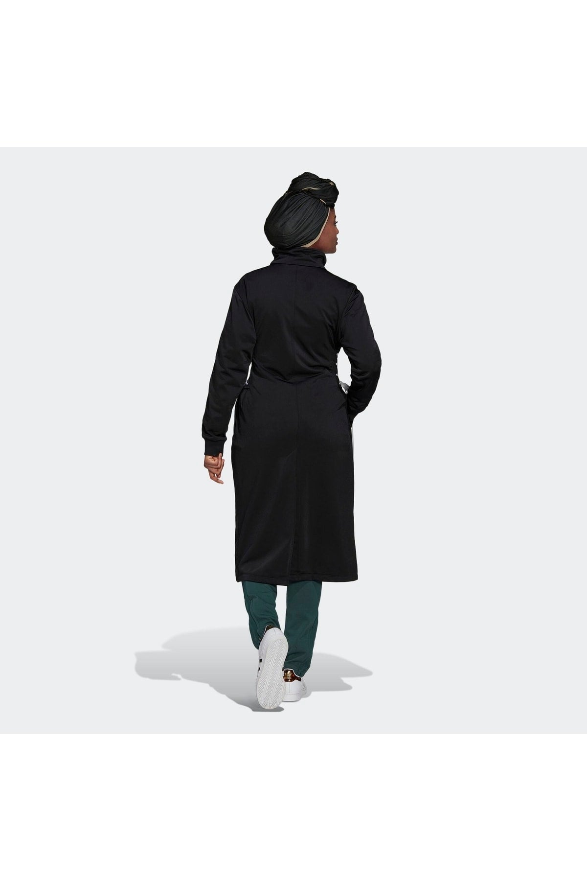 سترة رياضية adidas لون أسود
