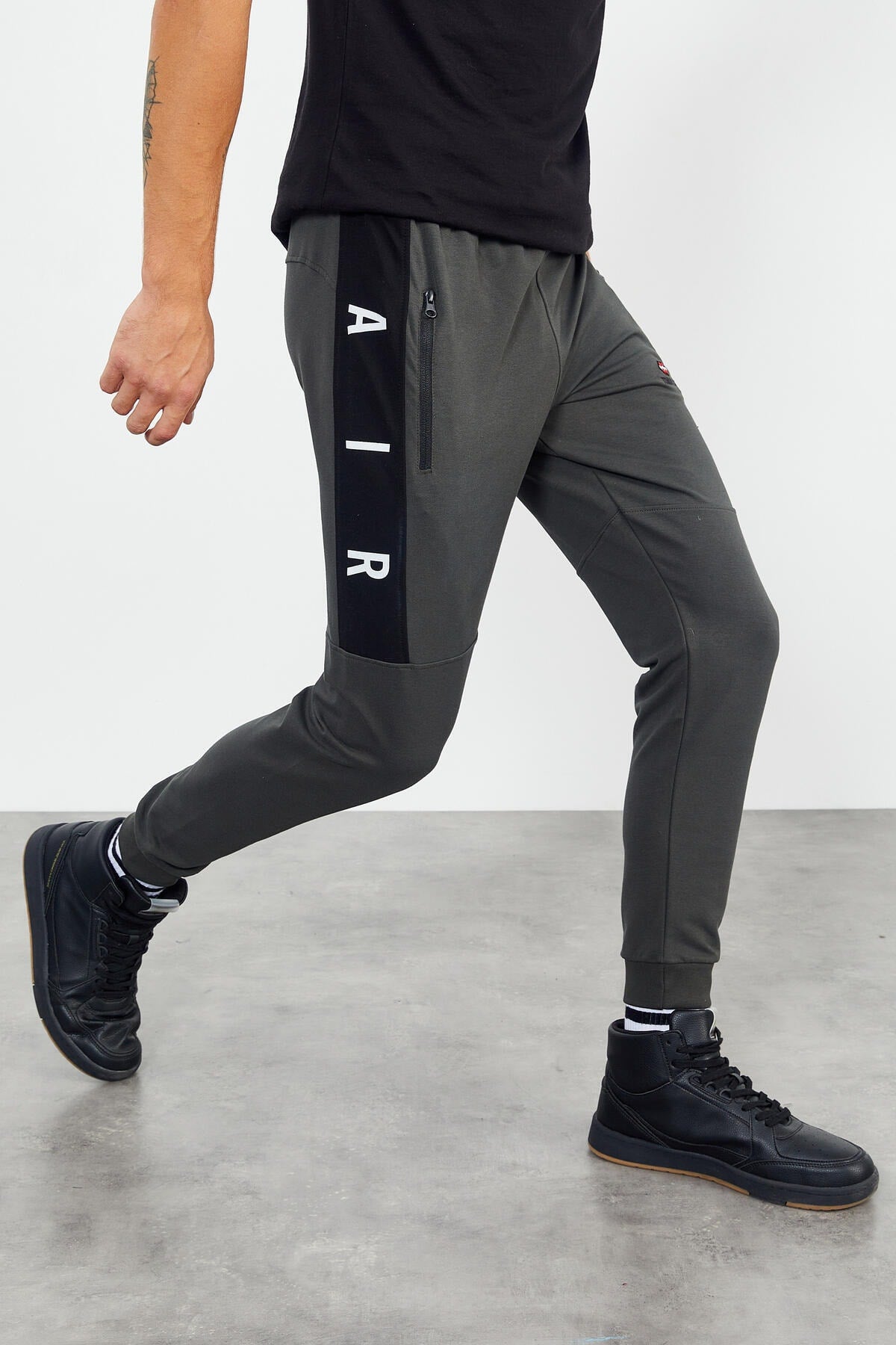 بنطال رياضي TOMMY LIFE لون كاكي