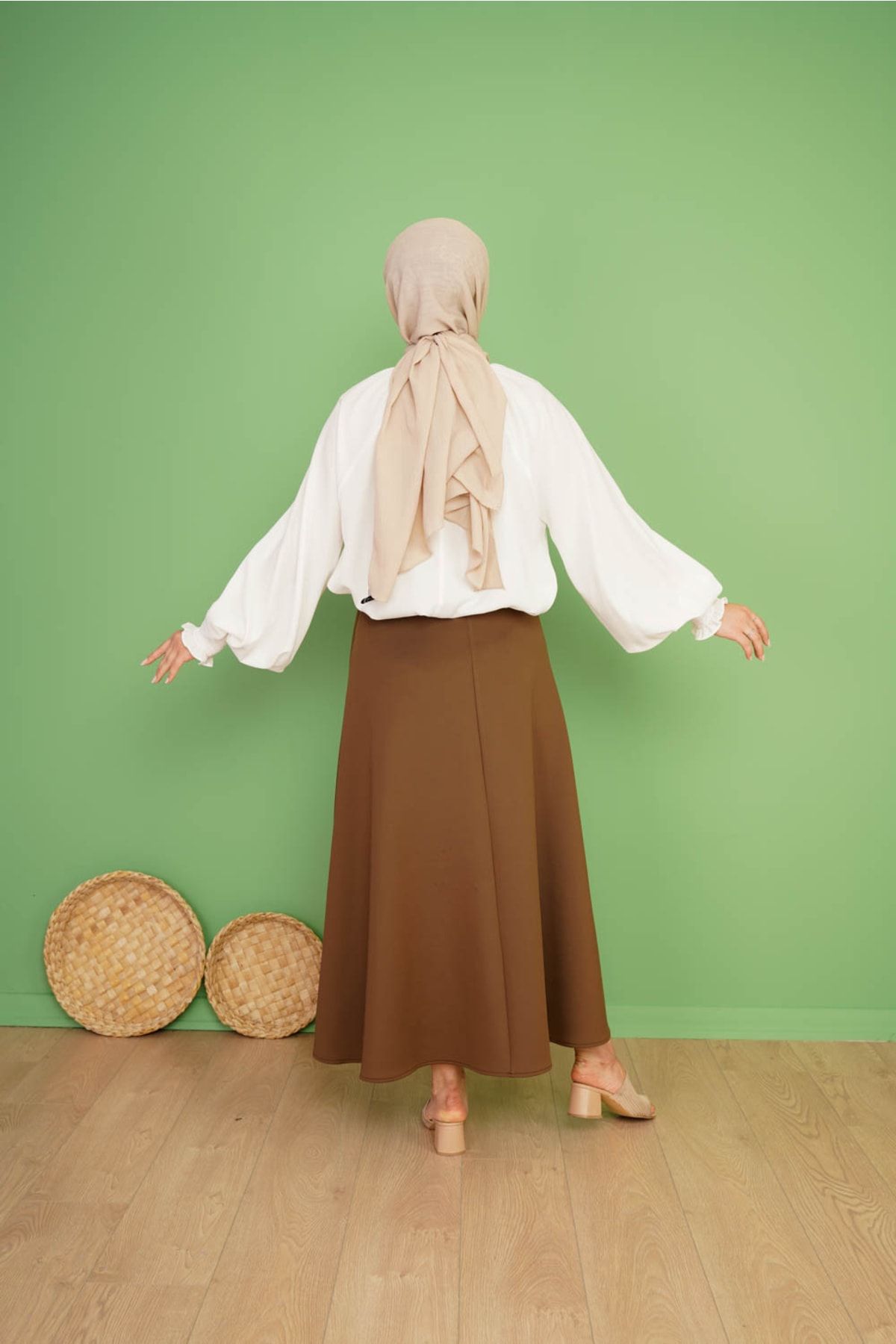 تنورة CNG MODA لون بني