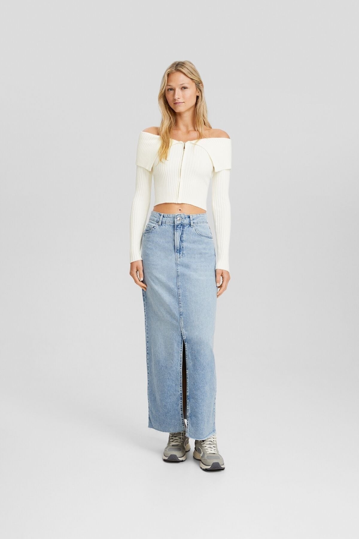 جاكيت خفيف Bershka لون بيج