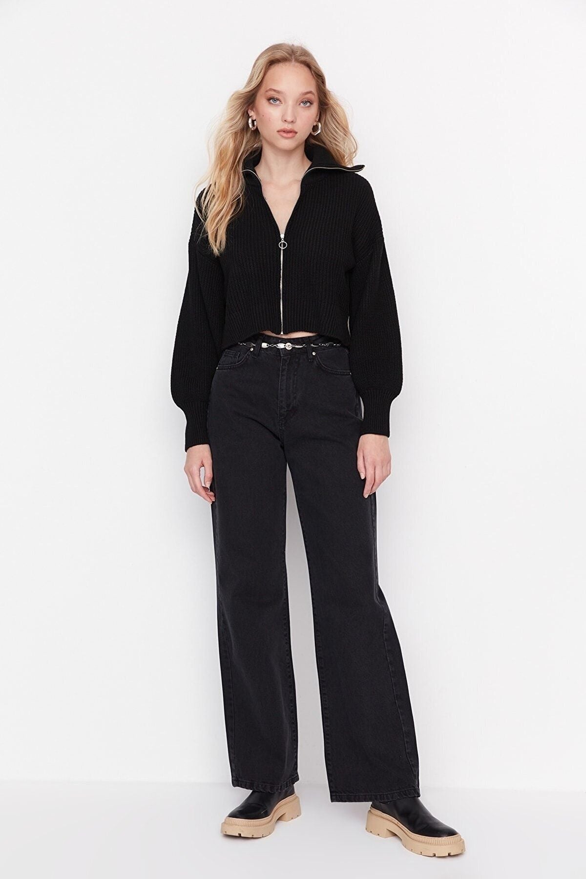 جينز Livik لون أسود