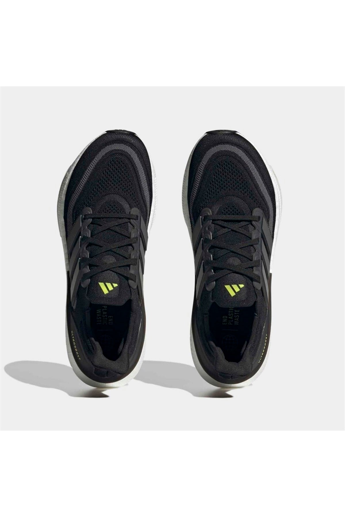 حذاء الجري adidas لون أسود