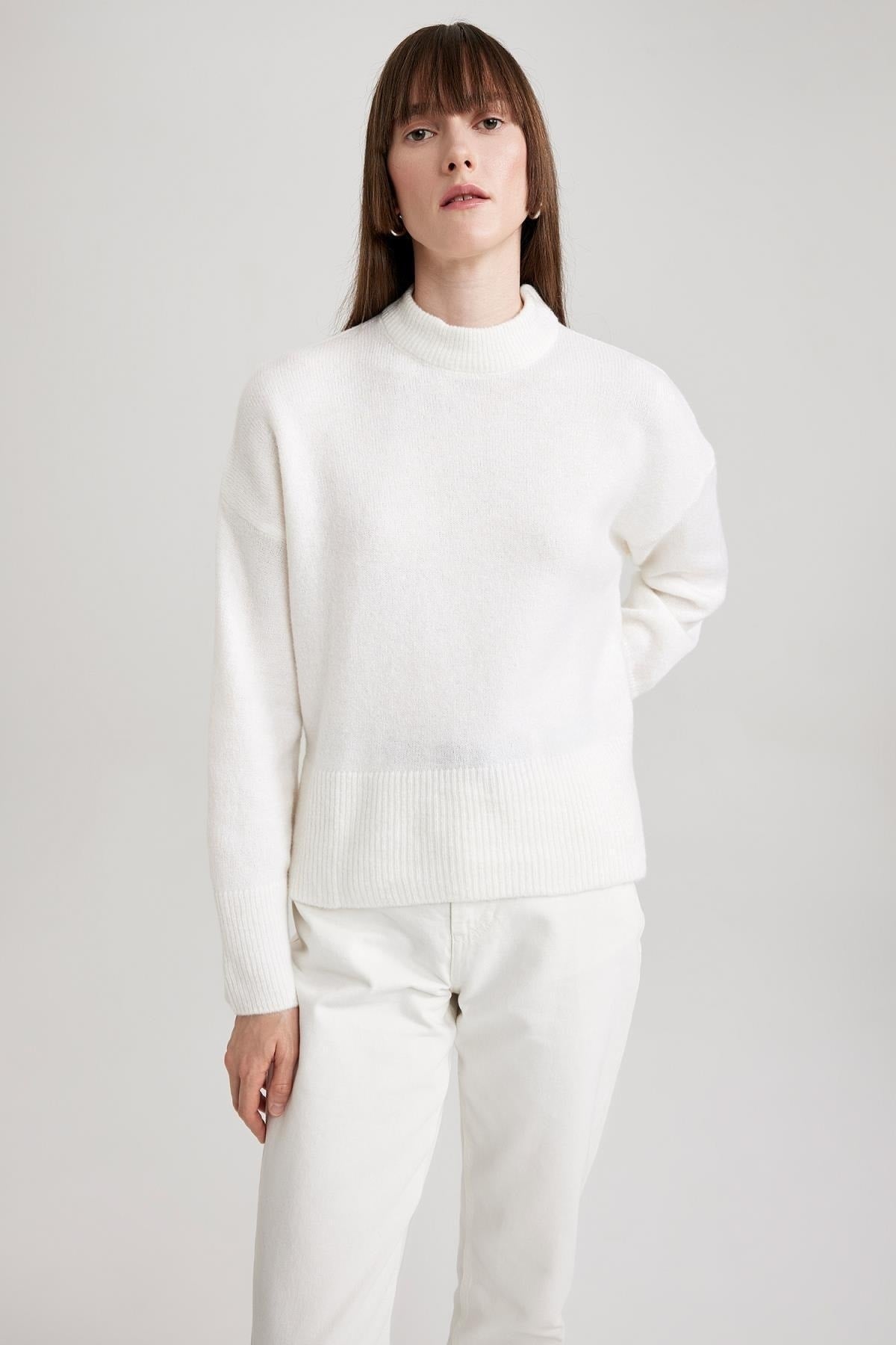 كنزة Defacto لون بيج فاتح