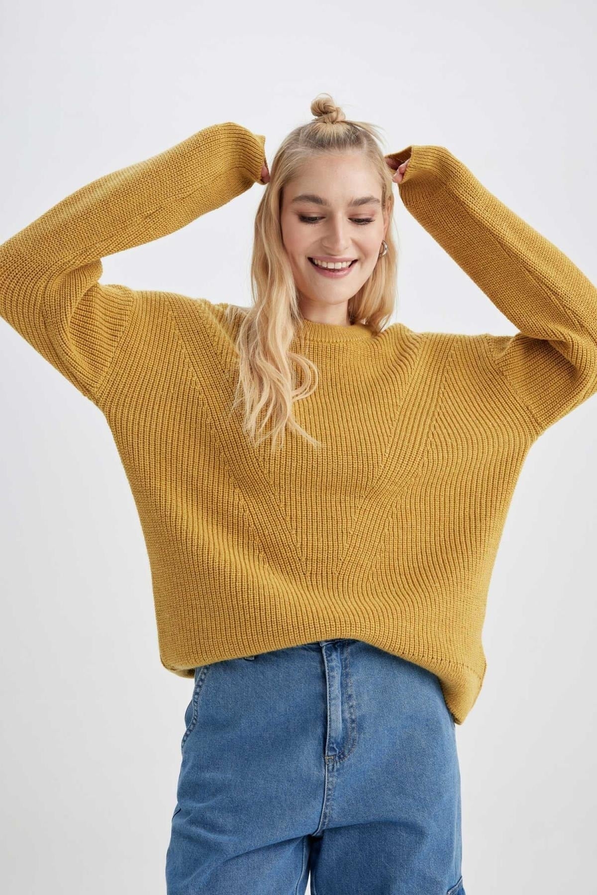 كنزة Defacto لون أصفر