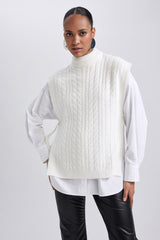 كنزة بدون أكمام Defacto لون بيج فاتح