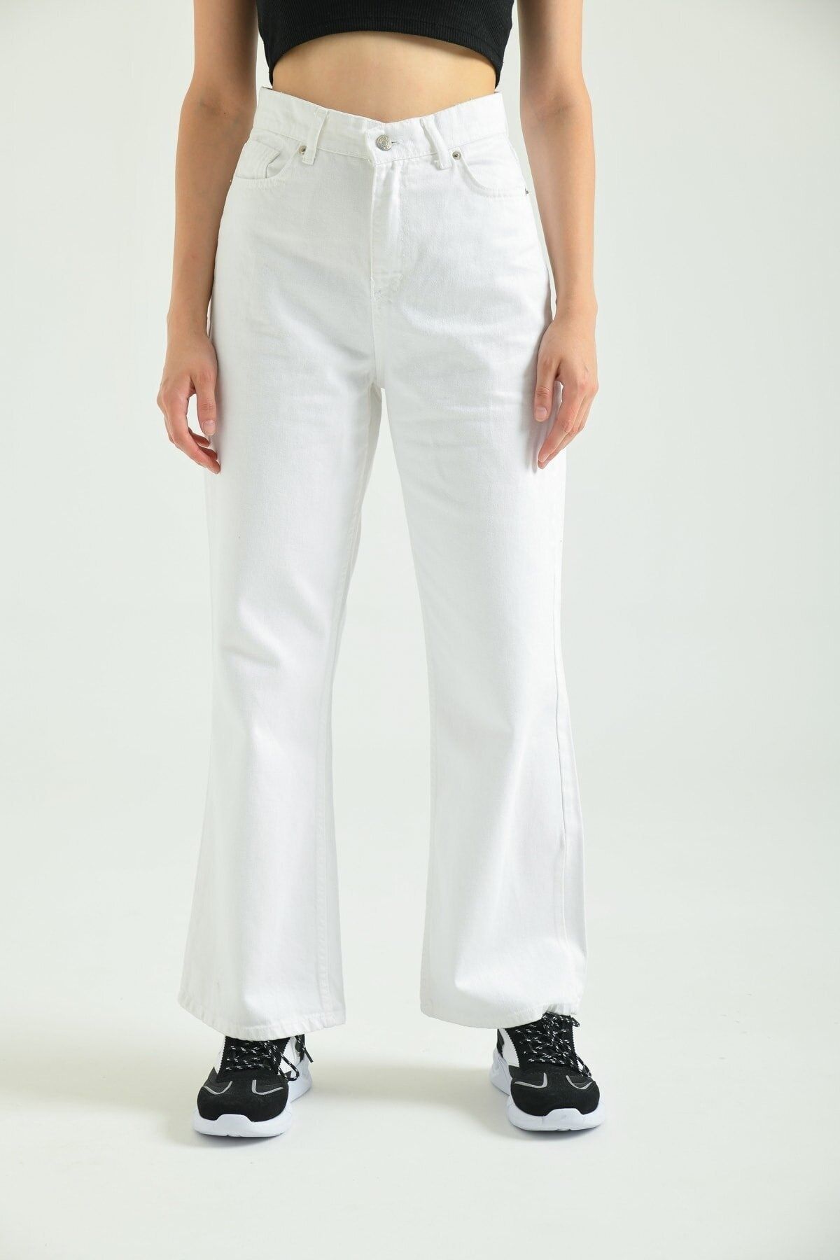 جينز MAKRAS EXCLUSIVE لون أبيض