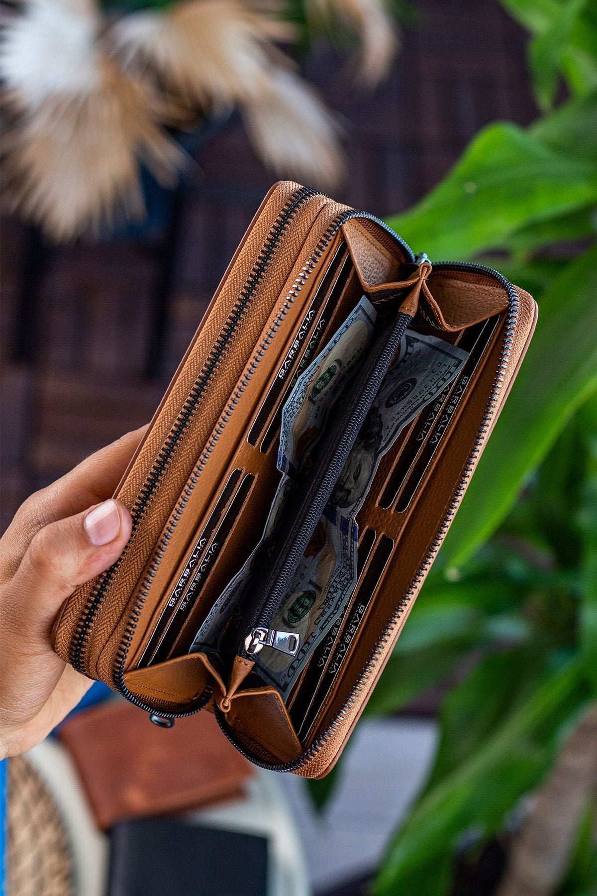 محفظة Garbalia لون بني